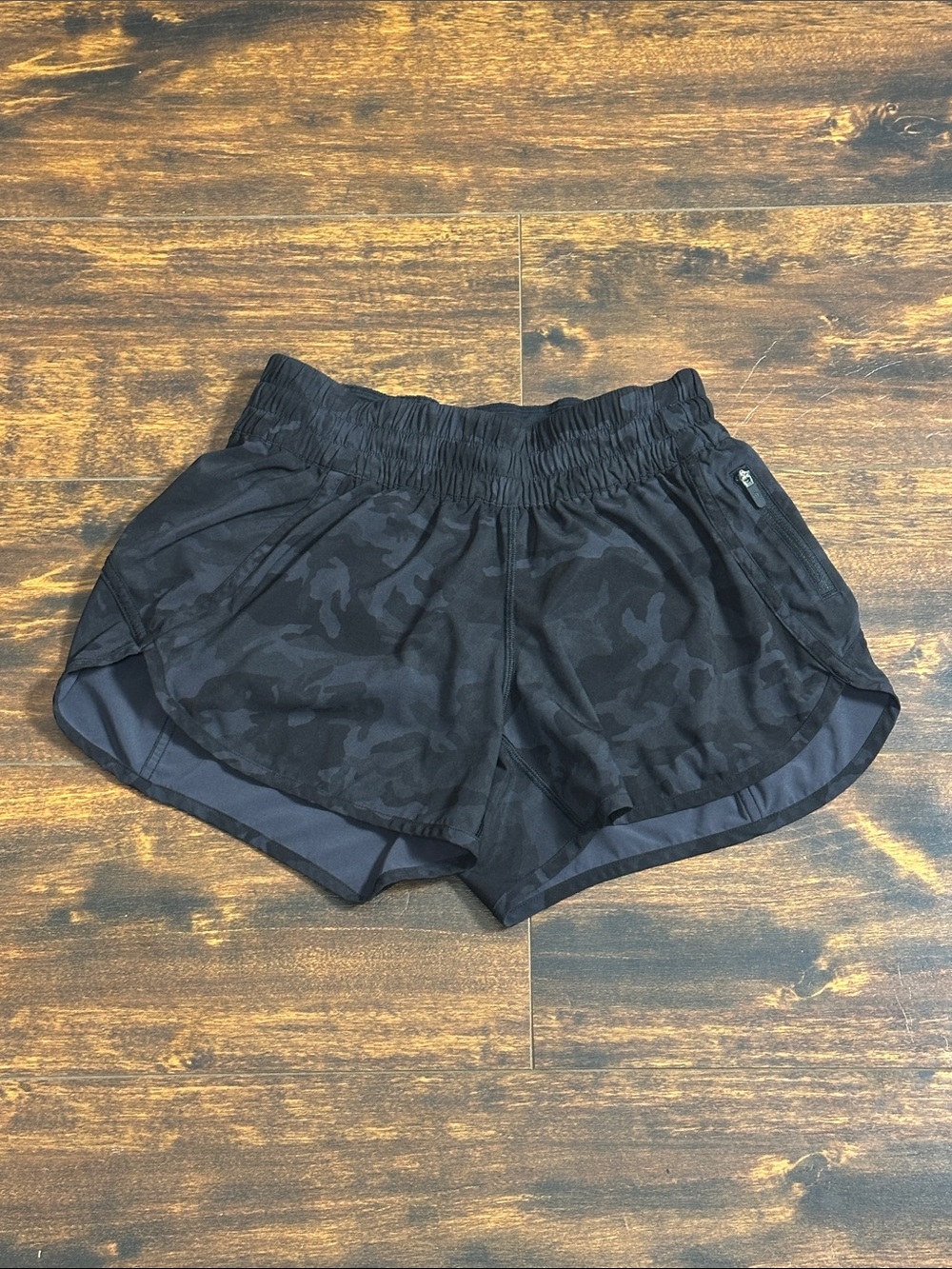 Lululemon Hotty Hot Camo Running Shorts 8 🖤